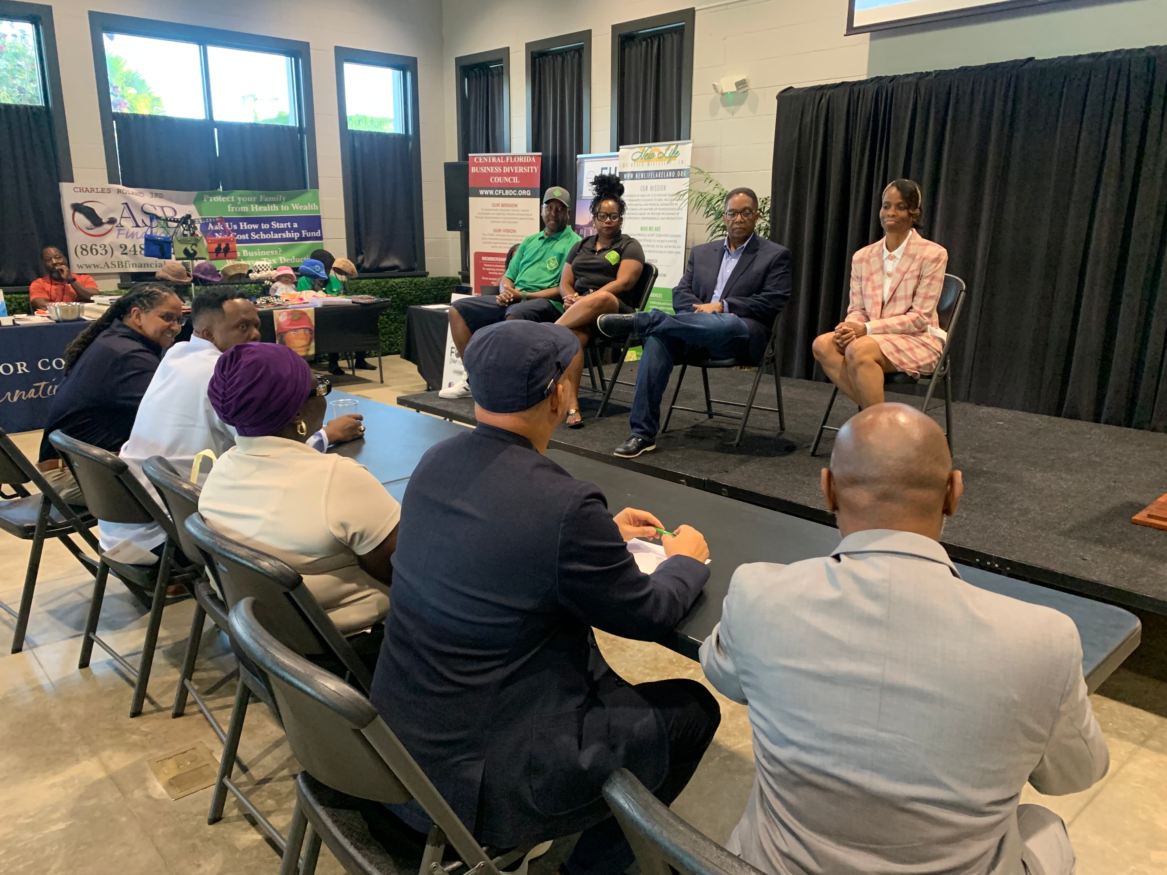 Entrepreneurs presenting at the Quick Pitch Competition